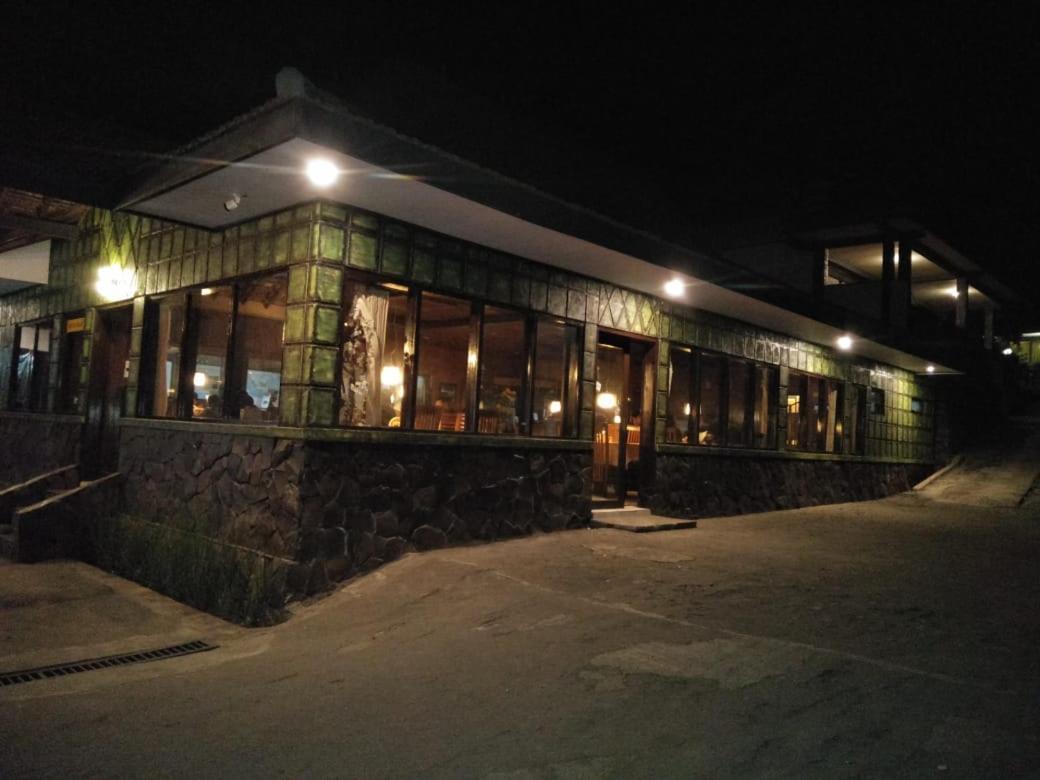 ברומו Cemara Indah Hotel מראה חיצוני תמונה